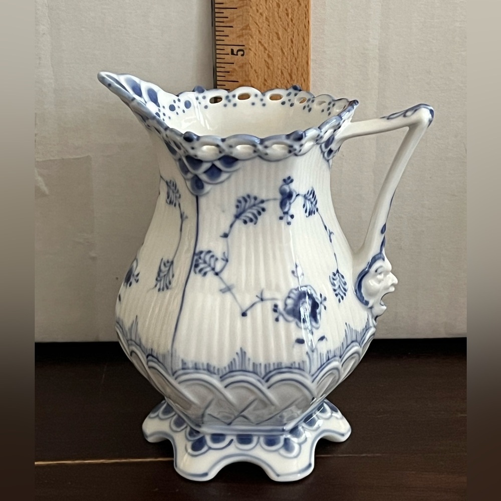 Royal Copenhagen Fluted Full Lace 8 oz Creamer